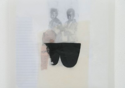 02 Schattenlicht (Kinder), 2011, Acryl, Collage, Wachs auf Holz, 35 x 35 cm