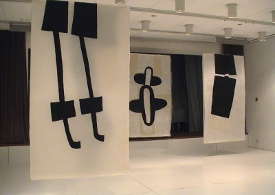 (2) Installation "Pas de deux", 2003 Kunstverein Biberach, gewachste Acrylzeichnungen und Collagen,je 265 x 150 cm