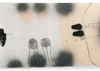 06 innere Spur III, 2012, Acryl, Sprühlack, Wachs auf Japanpapier, 78 x 145 cm