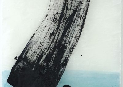 fragile balance, 2021, Tusche, Wachs auf Japanpapier, 140 x 78 cm